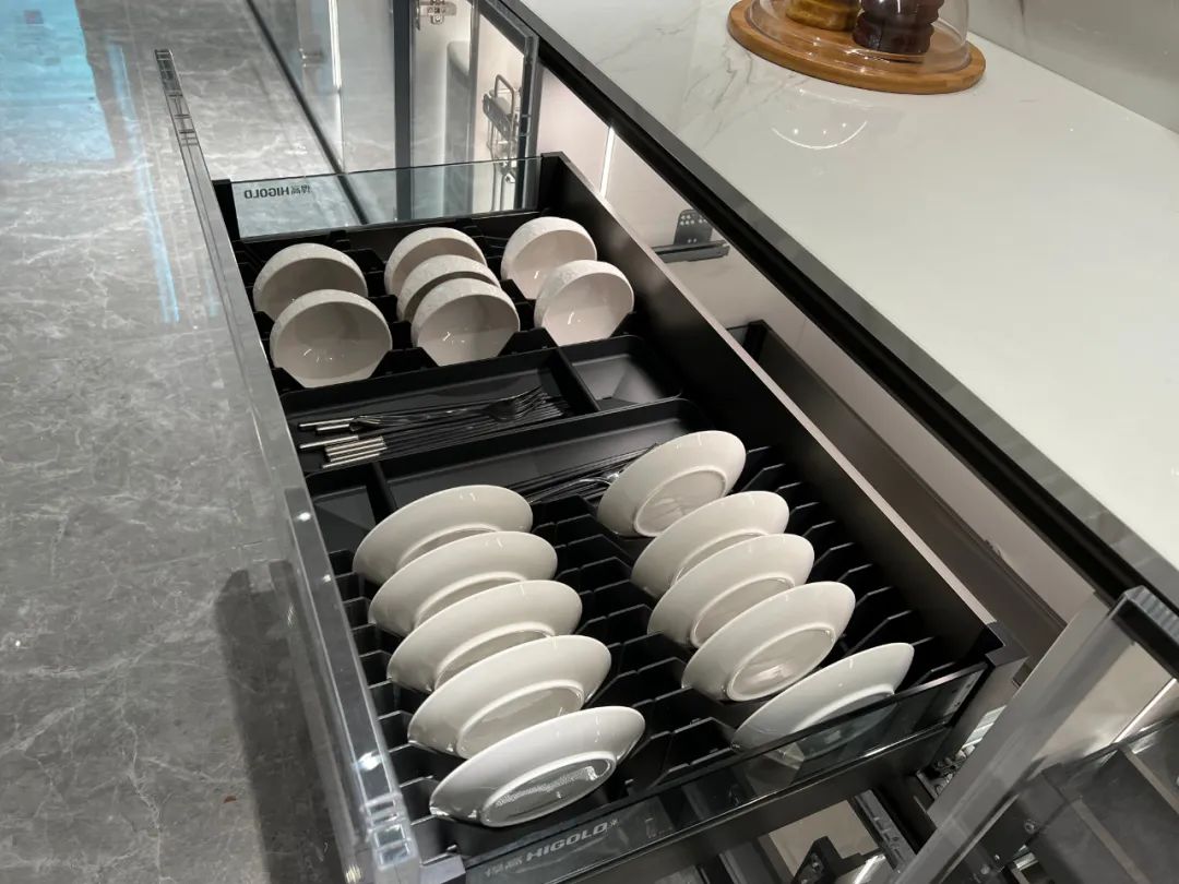 一體化抽屜拉籃，適合碗筷餐具收納